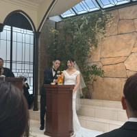 結婚証明書作業シーン