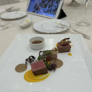 試食のメイン。ソースがいくつかあって味を楽しめました。