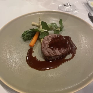 メインのお肉料理の素材を使ったお料理を試食でいただきました