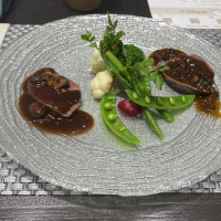 肉料理。同じ食材で2パターンから選べます。