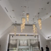 チャペルの天井が高く、広々とした印象です。
