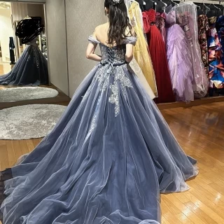 ドレス試着の際、軽いヘアセットもしてくださりイメージしやすい