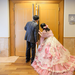 チャペル入口です。前撮り。|733392さんのアートクレフクラブ（Art Clef Club ）の写真(2366930)