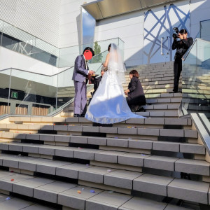 階段があり、こちらでフラワーシャワーをしました|733406さんのアルカンシエル luxe mariage 名古屋（アルカンシエルグループ）の写真(2345519)