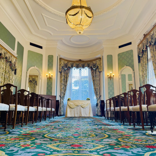 綱町三井倶楽部