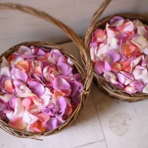 大量のフラワーシャワーで可愛かったです。|733514さんの覚王山ル・アンジェ教会の写真(2357761)