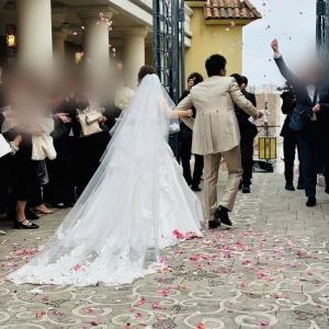 チャペル出たところでフラワーシャワー|733514さんの覚王山ル・アンジェ教会の写真(2358826)