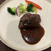 料理（肉）　柔らかくてとても美味しかったです！