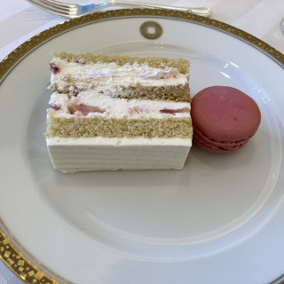 甘すぎずとても美味しいケーキです