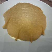 外のパリパリを割って食べる料理です。