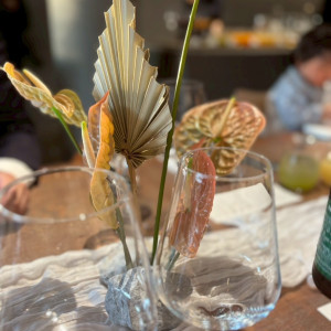 ゲストテーブル装花|734081さんのIWAI OMOTESANDO(イワイ オモテサンドウ)の写真(2560995)