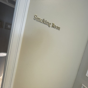 披露宴会場と喫煙所が近いです|734197さんのソンブルイユ TOKYOの写真(2522143)