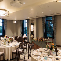 前にゲストテーブルを詰めておいたので距離が近くて良かったです