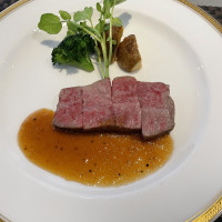 お肉は、かなりレアな感じですごく美味しかったです。