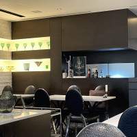 披露宴会場にカウンターがあり奥から、料理が提供されて良かった