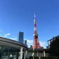 東京タワーのすぐ下です