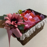 フラワーシャワーの手作り入れ物と花びら