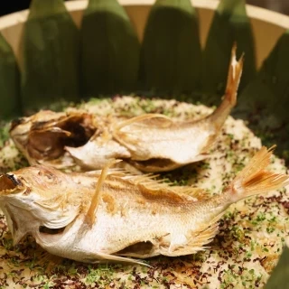 鯛めし入刀にしました