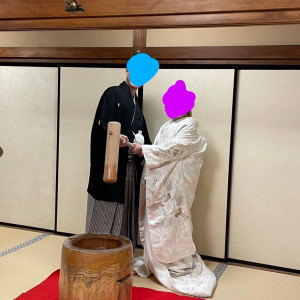 披露宴にて、餅つきの初杵。|734661さんのFOREST TERRACE 明治神宮・桃林荘の写真(2354002)