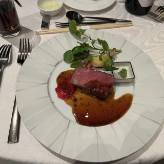 肉料理です。
