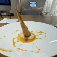 アイスのように食べる遊び心のあるメニューです