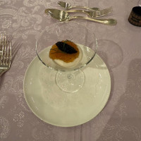 カリフラワーのムースリーヌ キャビアを添えて