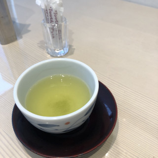 緑茶が程よい苦味がありとても美味しかったです。