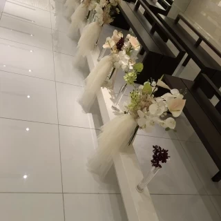 チャペルの花もとてもセンスが良く綺麗でした。