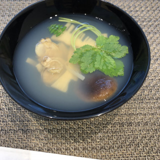 和食のはまぐりの汁物がとても美味しかったです。