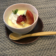 わらひ餅の特性プリンがとても甘くて美味しかったです。