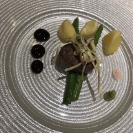 お肉のバルサミコソースが程よい酸味でとても美味しかったです。