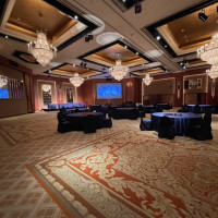 披露宴会場全体の雰囲気もとてもゴージャスで良かったです。