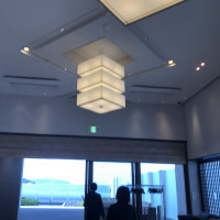 披露宴会場の照明や雰囲気がすごくおしゃれだと思います。