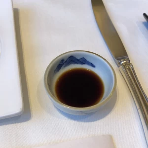 刺身に付ける醤油がかなりこだわってありとても美味しかったです|735266さんの久留米 萃香園ホテルの写真(2358951)