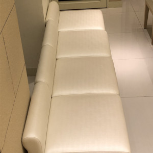 チャペルの椅子が白色でとても綺麗だと思います。|735266さんのザ クラブ オブ エクセレントアヴェニューの写真(2396246)