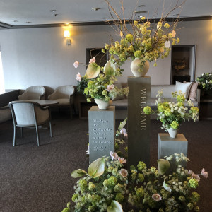ナチュラルな感じの装花がとても綺麗だと思います。|735266さんの西鉄グランドホテルの写真(2430945)