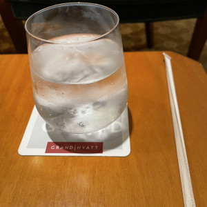 ペリエとゆう炭酸水が美味しかったです。|735266さんのグランド ハイアット 福岡の写真(2445979)
