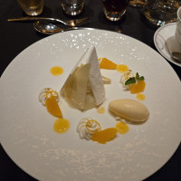 ジェンダーリビールのデザート。
中のソースで性別発表しました