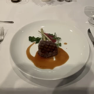 お肉料理が誰でも食べやすい味でとても美味しかったです。