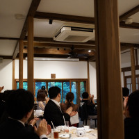 披露宴新郎新婦入場