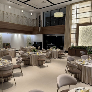 披露宴会場左側(新郎側)|736021さんのアルカンシエル横浜 luxemariage（アルカンシエルグループ）の写真(2514940)