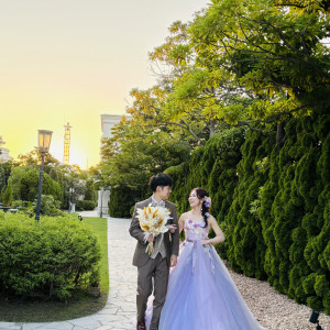 ガーデンでの自然な感じ|736177さんのベイサイド迎賓館（鹿児島）/テイクアンドギヴ・ニーズウェディングの写真(2565462)