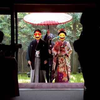 披露宴入場　庭から会場に入る素敵な演出