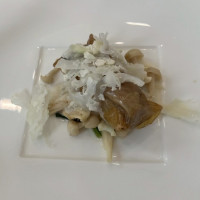 もち豚のコンフィー　湯葉の包み焼き