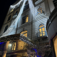 夜の外観
