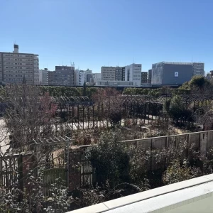 すぐ隣にあるガーデンがよく見える|736470さんのTHE SEASON'S（ザ・シーズンズ）/テイクアンドギヴ・ニーズウェディングの写真(2364457)