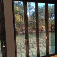 披露宴会場から見た中庭