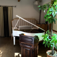 グランドピアノ