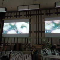 披露宴会場のスクリーン