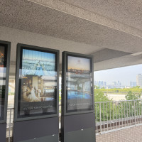 入り口のウェディングの紹介看板